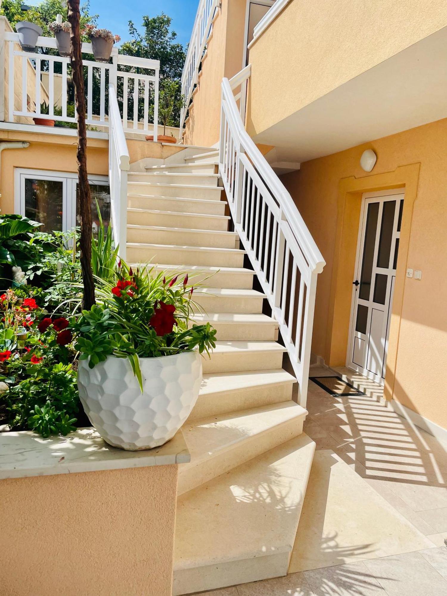 Apartments Sunny Elza Hvar Town Buitenkant foto